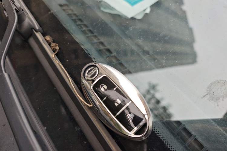 Used Nissan Livina 2013 JINRUI 1.6XV CVT Luxury Edition Vehicle Key