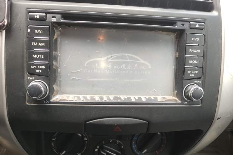 Used Nissan Livina 2013 1.6XE Manual Comfort Edition Audio And AC Panel