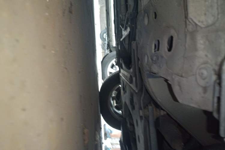 Used Nissan Livina 2013 Jingrui 1.6XL Manual Comfort Edition Chassis Front Right