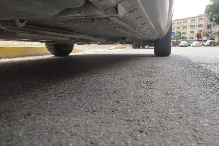 Used Nissan Livina 2013 1.6XE Manual Comfort Edition Chassis Rear Right