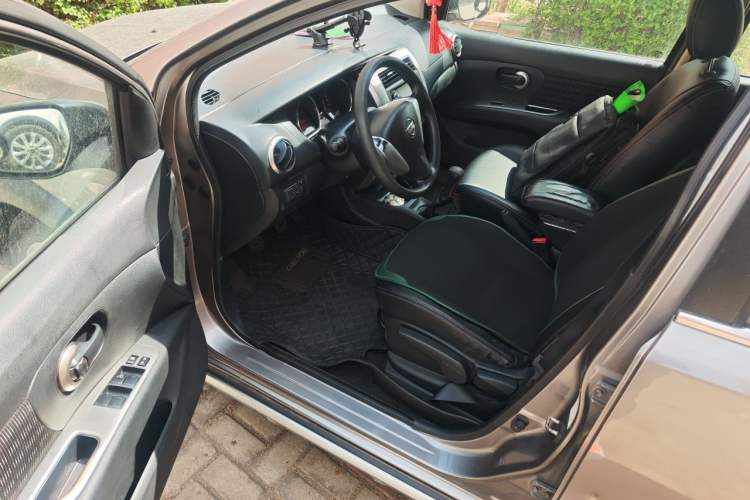 Used Nissan Livina 2013 Jingrui 1.6XL Manual Comfort Edition Driver Seat