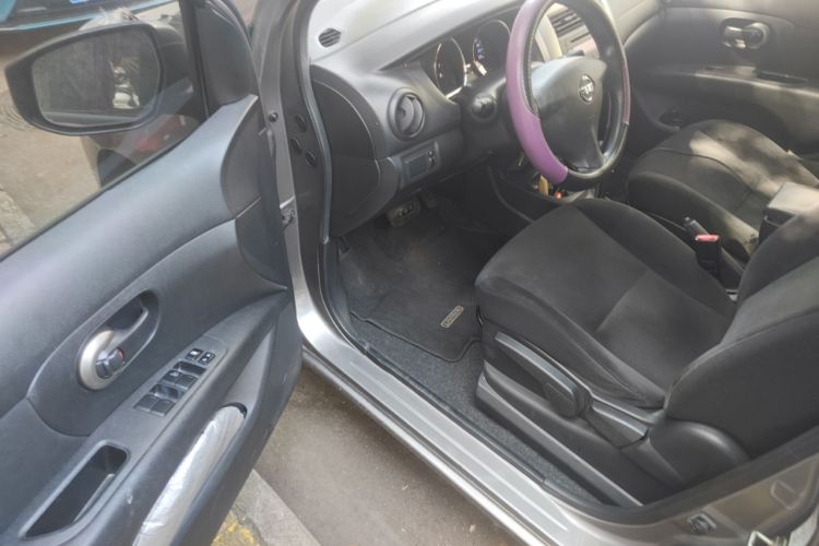 Used Nissan Livina 2013 1.6XE CVT Comfort Edition Driver Seat