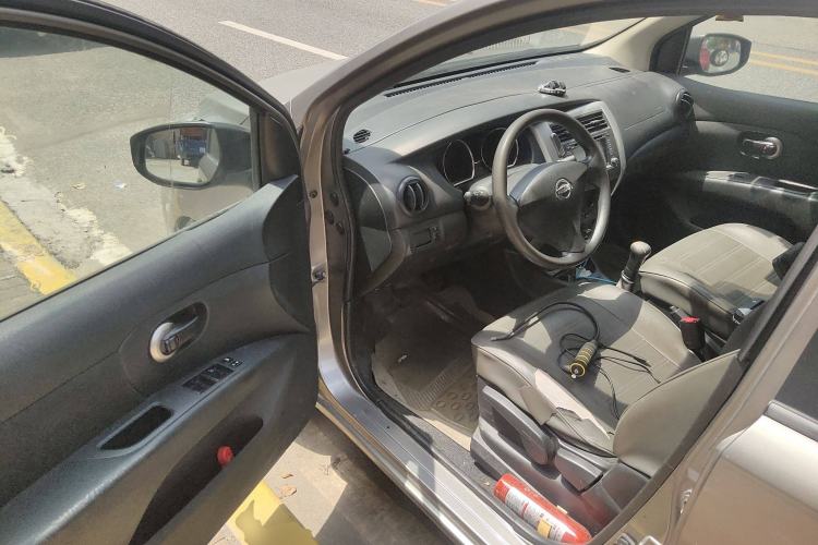 Used Nissan Livina 2013 1.6XE Manual Comfort Edition Driver Seat