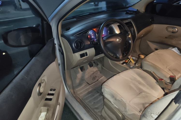 Used Nissan Livina 2013 1.6XE Manual Comfort Edition Driver Seat