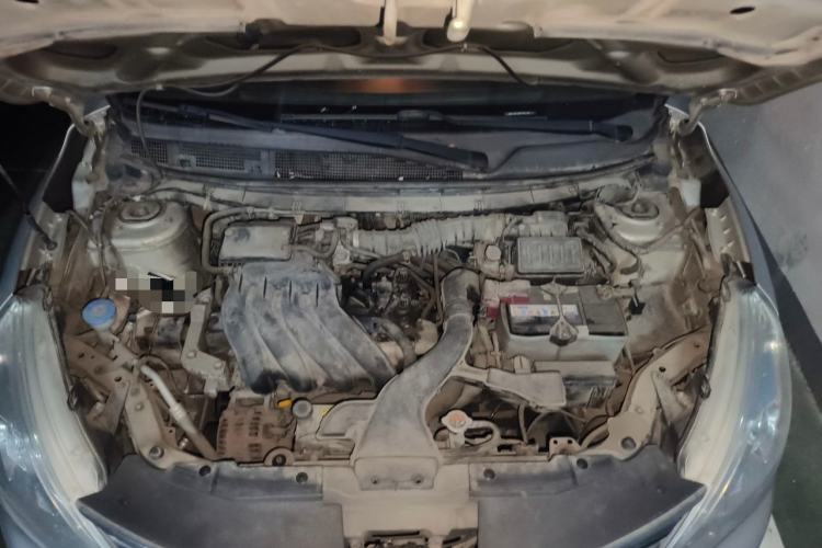 Used Nissan Livina 2013 1.6XE Manual Comfort Edition Engine Bay