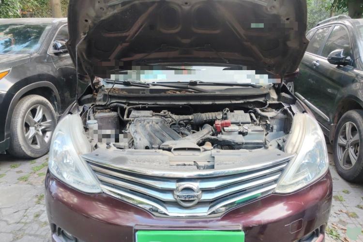 Used Nissan Livina 2013 1.6XE Manual Comfort Edition Engine Bay