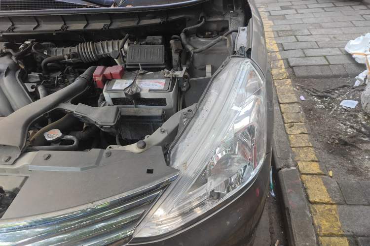 Used Nissan Livina 2013 1.6XE CVT Comfort Edition Engine Bay Left