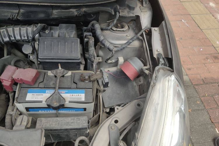 Used Nissan Livina 2013 1.6XE Manual Comfort Edition Engine Bay Left