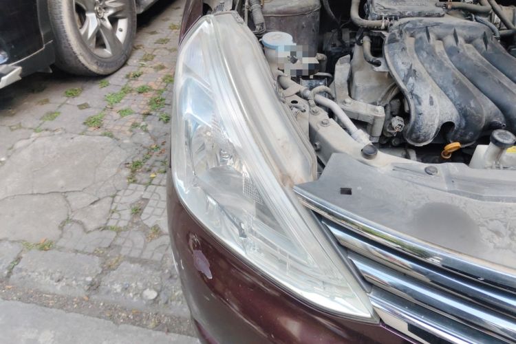 Used Nissan Livina 2013 1.6XE Manual Comfort Edition Engine Bay Right