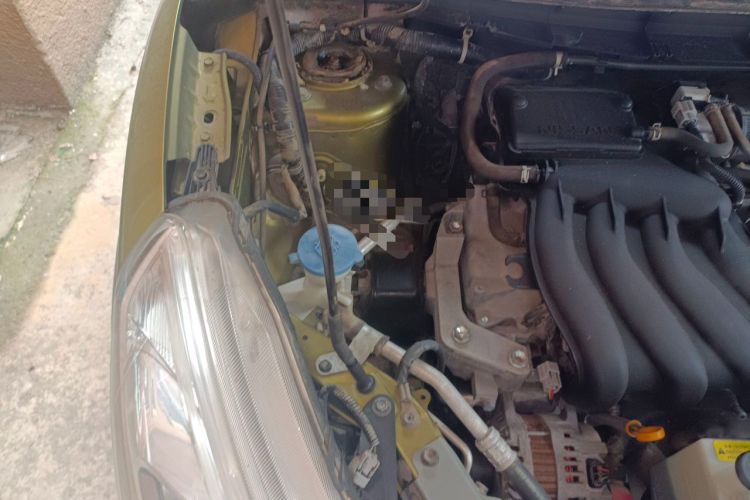 Used Nissan Livina 2013 Jingrui 1.6XL Manual Comfort Edition Engine Bay Right