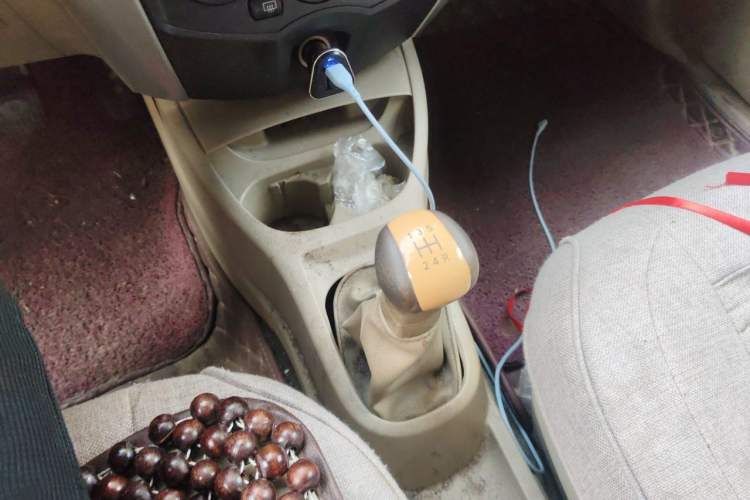 Used Nissan Livina 2013 1.6XE Manual Comfort Edition Gear Lever