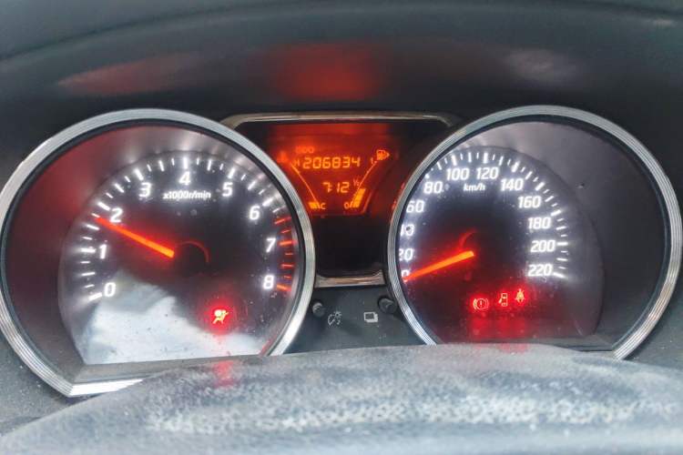 Used Nissan Livina 2013 1.6XE Manual Comfort Edition Instrument Cluster