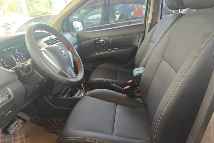 Used Nissan Livina 2013 JINRUI 1.6XV CVT Luxury Edition Left Front Seat