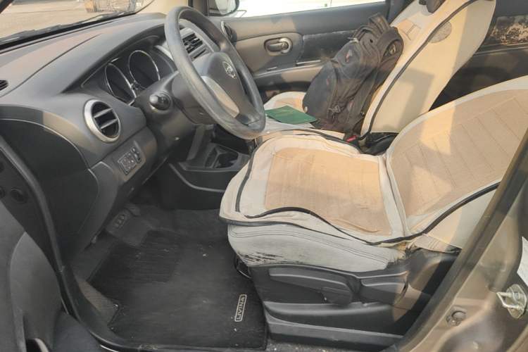 Used Nissan Livina 2013 JINRUI 1.6XV CVT Luxury Edition Left Front Seat