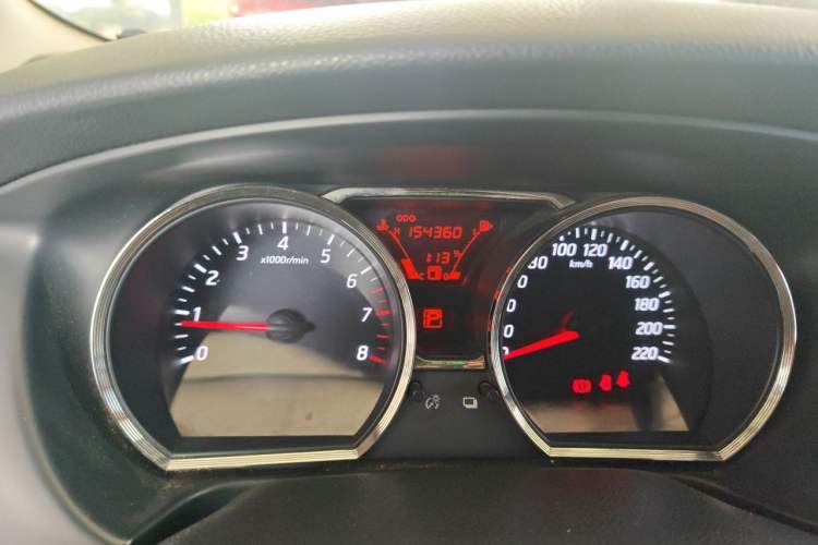 Used Nissan Livina 2013 JINRUI 1.6XV CVT Luxury Edition Odometer Close Up