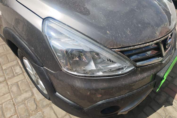 Used Nissan Livina 2013 Jingrui 1.6XL Manual Comfort Edition Right Front Headlight