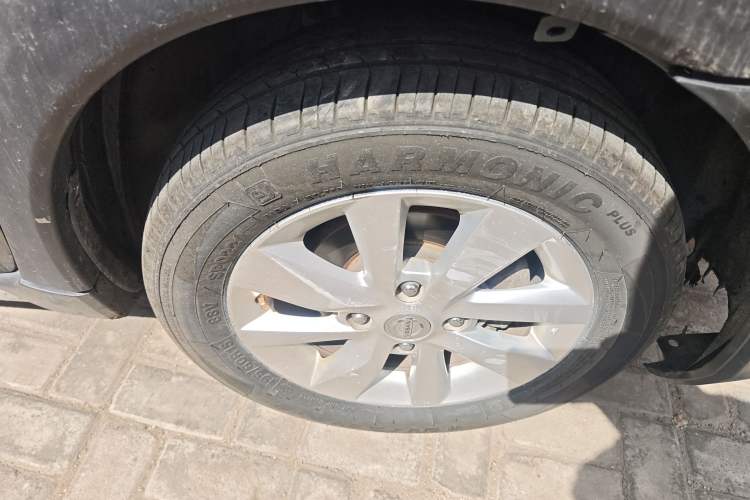 Used Nissan Livina 2013 Jingrui 1.6XL Manual Comfort Edition Right Front Wheel Hub