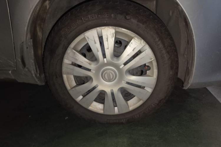 Used Nissan Livina 2013 1.6XE Manual Comfort Edition Right Front Wheel Hub