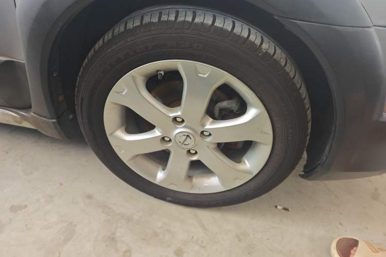 Used Nissan Livina 2013 JINRUI 1.6XV CVT Luxury Edition Right Front Wheel Hub