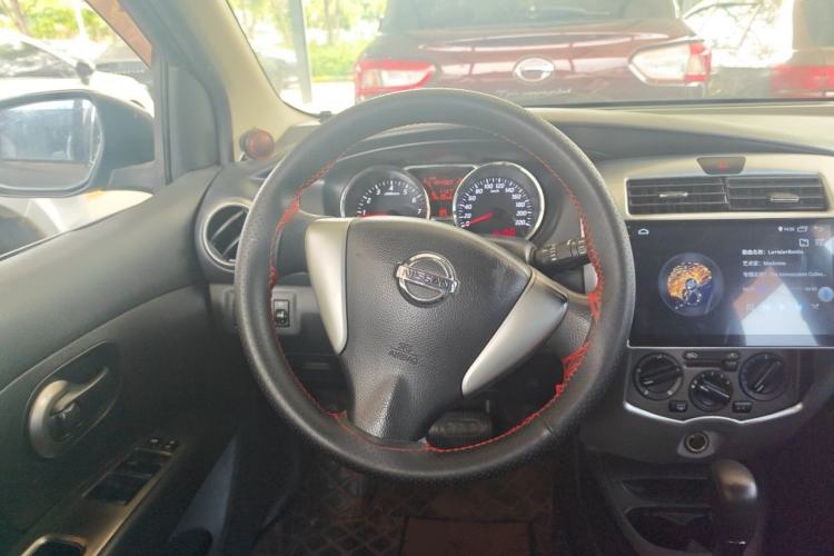 Used Nissan Livina 2013 JINRUI 1.6XV CVT Luxury Edition Steering Wheel