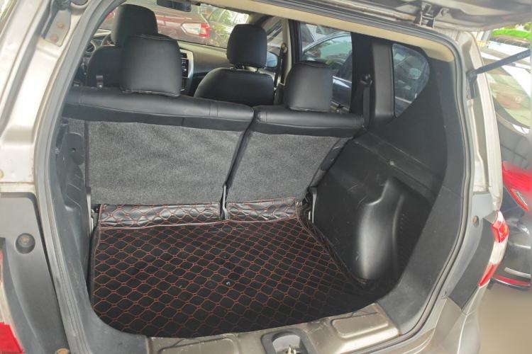 Used Nissan Livina 2013 JINRUI 1.6XV CVT Luxury Edition Trunk