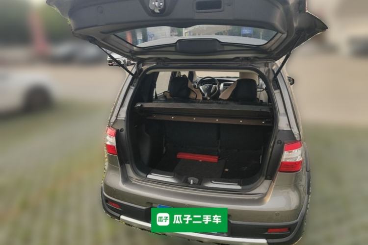 Used Nissan Livina 2013 JINRUI 1.6XV CVT Luxury Edition Trunk