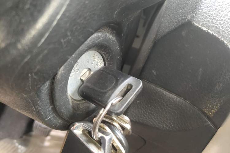 Used Nissan Livina 2013 1.6XE Manual Comfort Edition Vehicle Key
