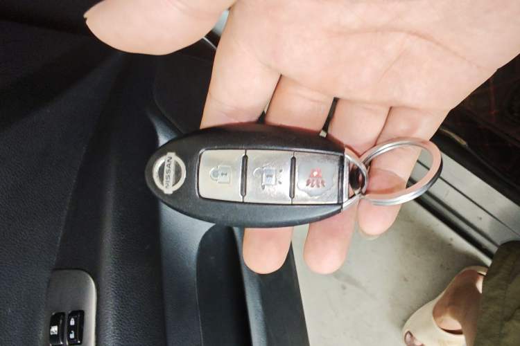 Used Nissan Livina 2013 JINRUI 1.6XV CVT Luxury Edition Vehicle Key
