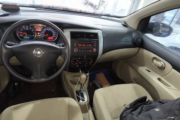 Used Nissan Livina 2013 1.6XE CVT Comfort Edition Audio And AC Panel