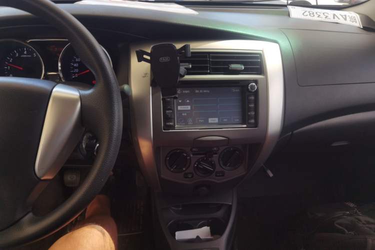 Used Nissan Livina 2013 Jingrui 1.6XL Manual Comfort Edition Audio And AC Panel