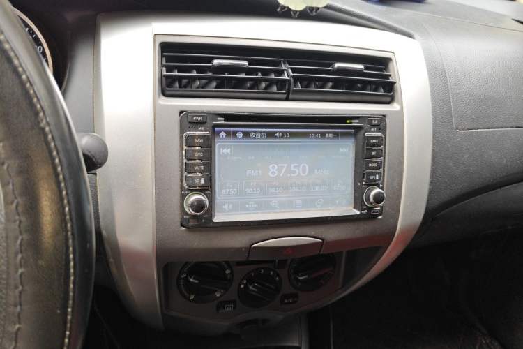 Used Nissan Livina 2013 Jinrui 1.6XL CVT Comfort Edition Audio And AC Panel