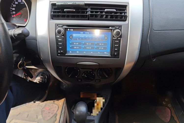 Used Nissan Livina 2013 Jinrui 1.6XL CVT Comfort Edition Audio And AC Panel