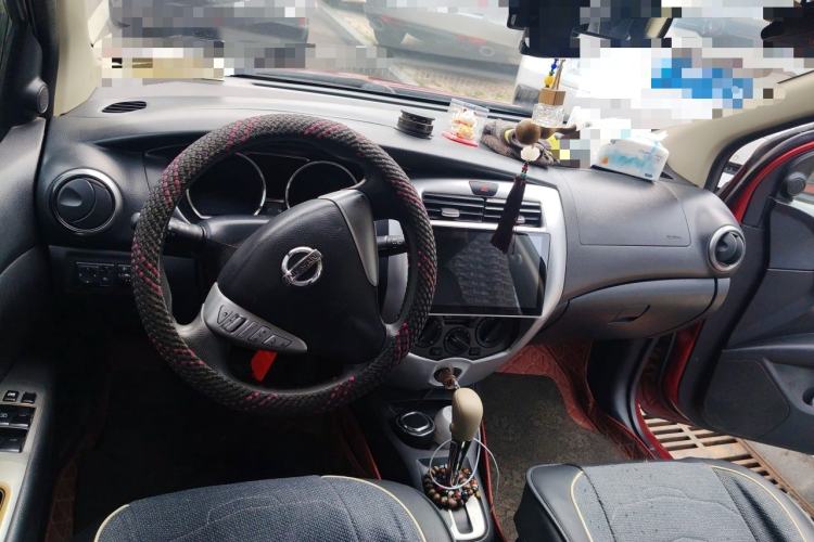 Used Nissan Livina 2013 Jinrui 1.6XL CVT Comfort Edition Center Console