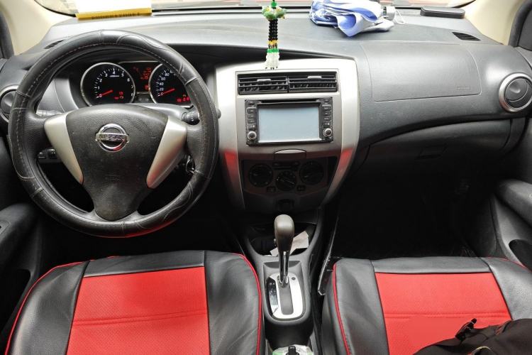 Used Nissan Livina 2013 Jinrui 1.6XL CVT Comfort Edition Center Console