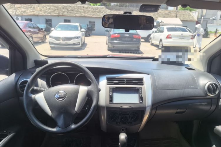 Used Nissan Livina 2013 Jinrui 1.6XL CVT Comfort Edition Center Console