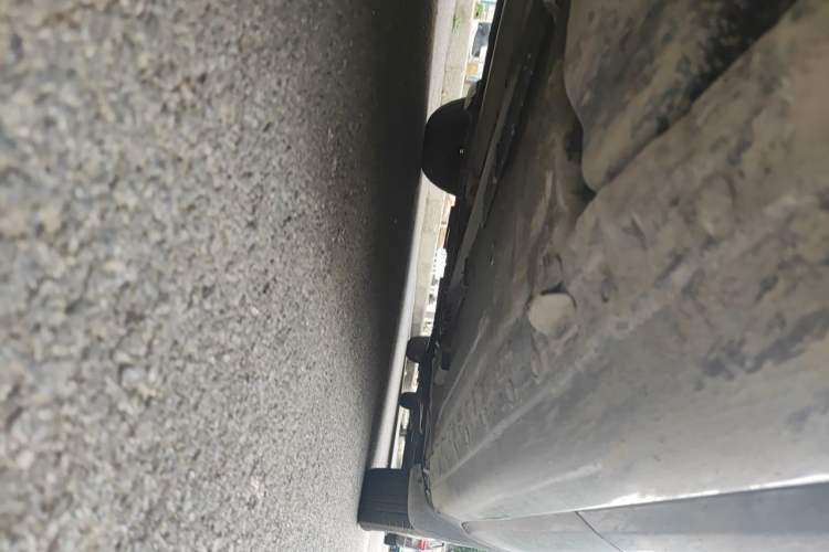 Used Nissan Livina 2013 1.6XE Manual Comfort Edition Chassis Rear Right