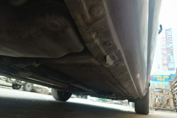 Used Nissan Livina 2013 1.6XE Manual Comfort Edition Chassis Rear Right