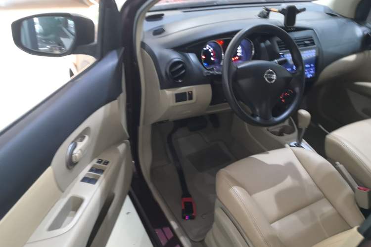 Used Nissan Livina 2013 1.6XE CVT Comfort Edition Driver Seat