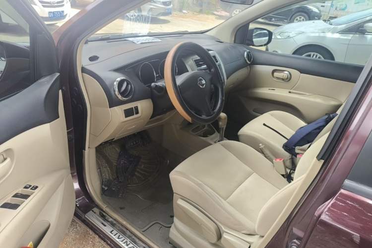 Used Nissan Livina 2013 1.6XE CVT Comfort Edition Driver Seat