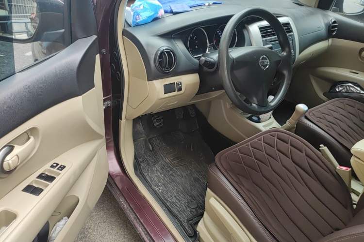 Used Nissan Livina 2013 1.6XE Manual Comfort Edition Driver Seat
