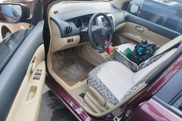 Used Nissan Livina 2013 1.6XE Manual Comfort Edition Driver Seat