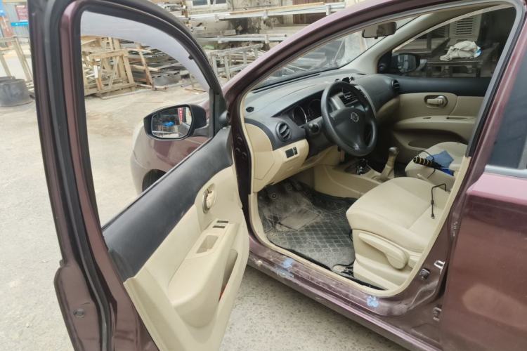 Used Nissan Livina 2013 1.6XE Manual Comfort Edition Driver Seat