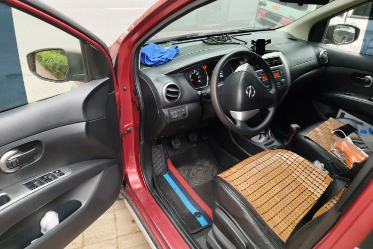 Used Nissan Livina 2013 JINRUI 1.6XV Manual Luxury Edition Driver Seat
