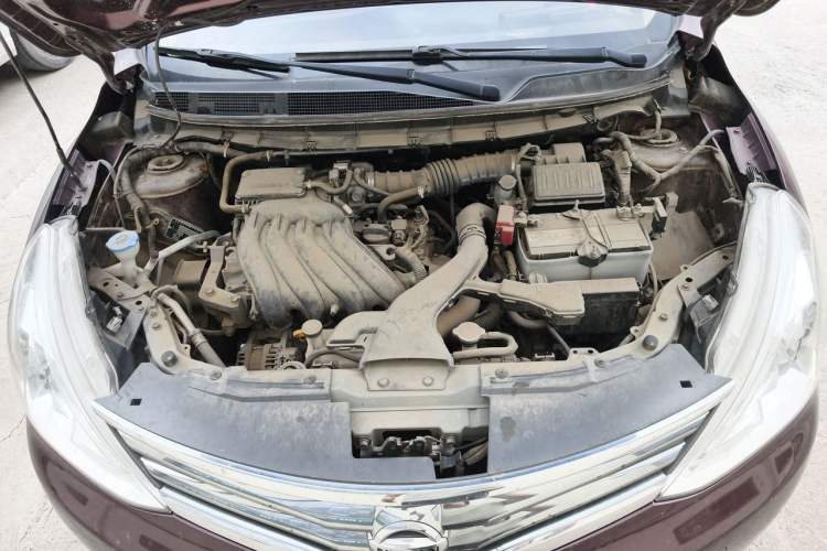 Used Nissan Livina 2013 Jinrui 1.6XL CVT Comfort Edition Engine Bay