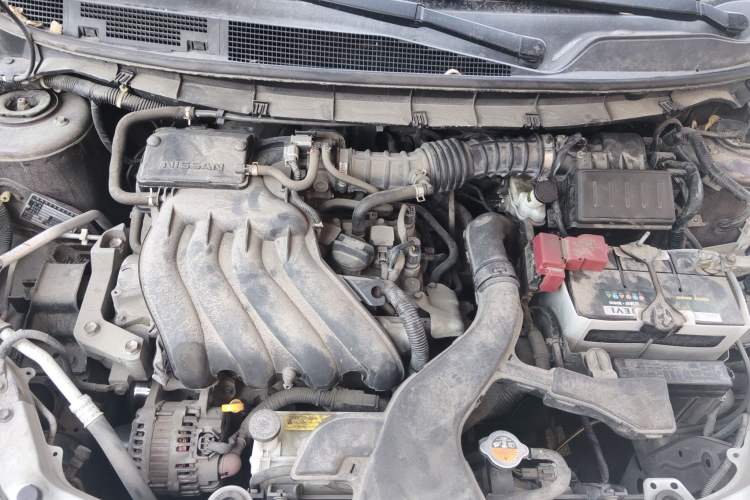 Used Nissan Livina 2013 1.6XE Manual Comfort Edition Engine Bay