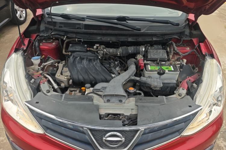 Used Nissan Livina 2013 JINRUI 1.6XV CVT Luxury Edition Engine Bay