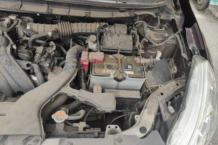 Used Nissan Livina 2013 1.6XE Manual Comfort Edition Engine Bay Left