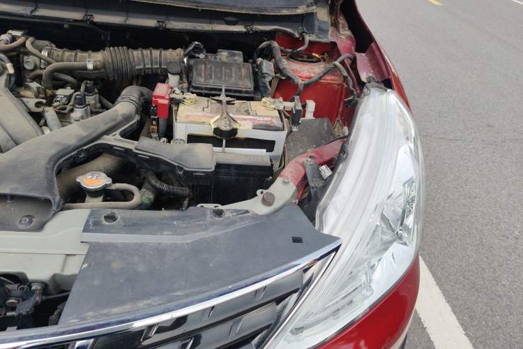 Used Nissan Livina 2013 Jinrui 1.6XL CVT Comfort Edition Engine Bay Left