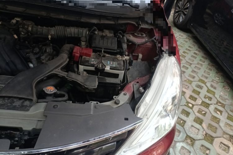 Used Nissan Livina 2013 JINRUI 1.6XV CVT Luxury Edition Engine Bay Left