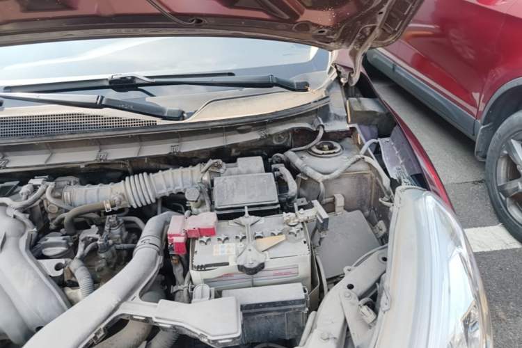Used Nissan Livina 2013 1.6XE Manual Comfort Edition Engine Bay Left
